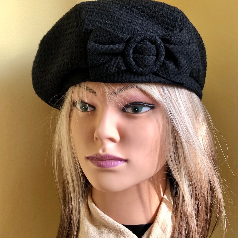 NWOT, Beret with Front Bow by Halogen